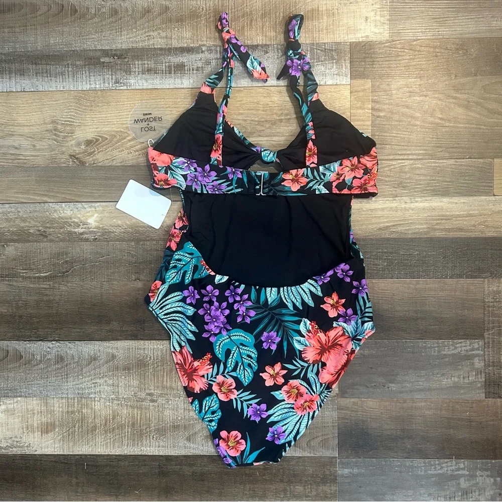 Lost + Wander Beach Wonderland One Piece 🌺 - Picture 9 of 12
